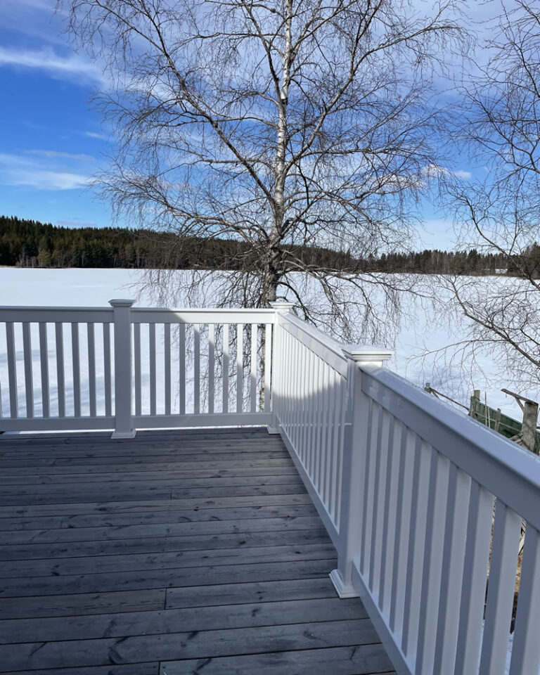 Høgås - Komplett Vedlikeholdsfritt rekkverk i PVC / Vinyl - TerrasseGutta