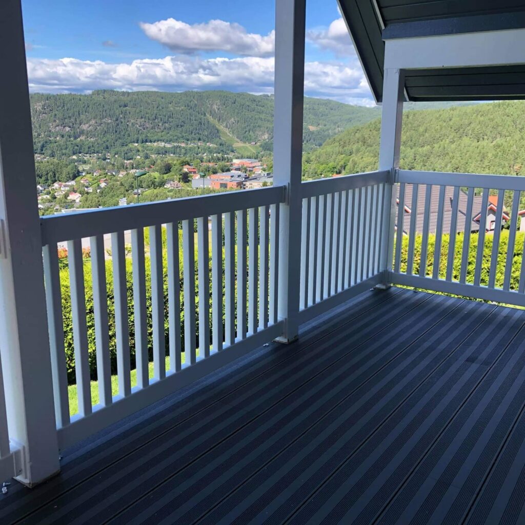 Høgås - Komplett Vedlikeholdsfritt rekkverk i PVC / Vinyl - TerrasseGutta